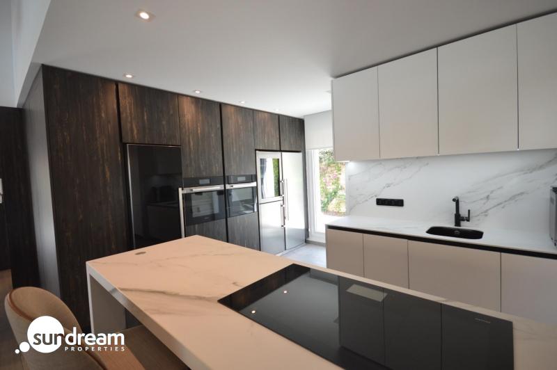 Villa en venta con piscina La Finca Golf Resort Algorfa
