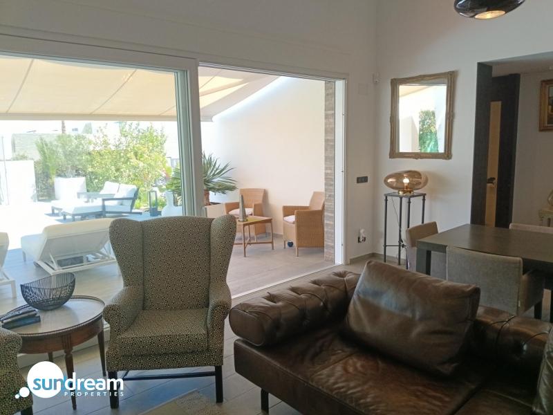 g_42639-56-27 Villa en venta con piscina La Finca Golf Resort Algorfa