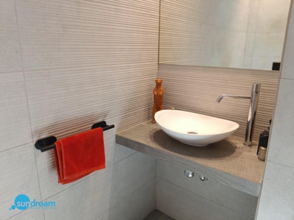 Villa en venta con piscina La Finca Golf Resort Algorfa