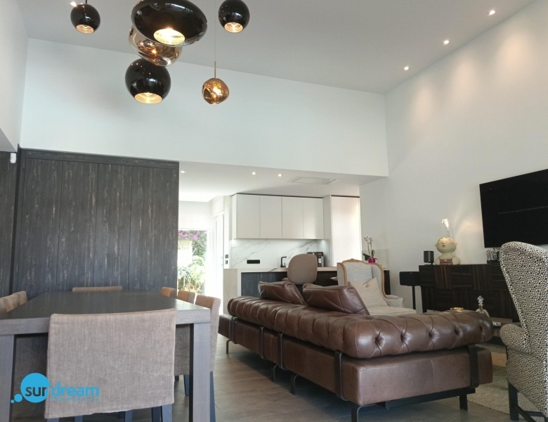 Villa en venta con piscina La Finca Golf Resort Algorfa