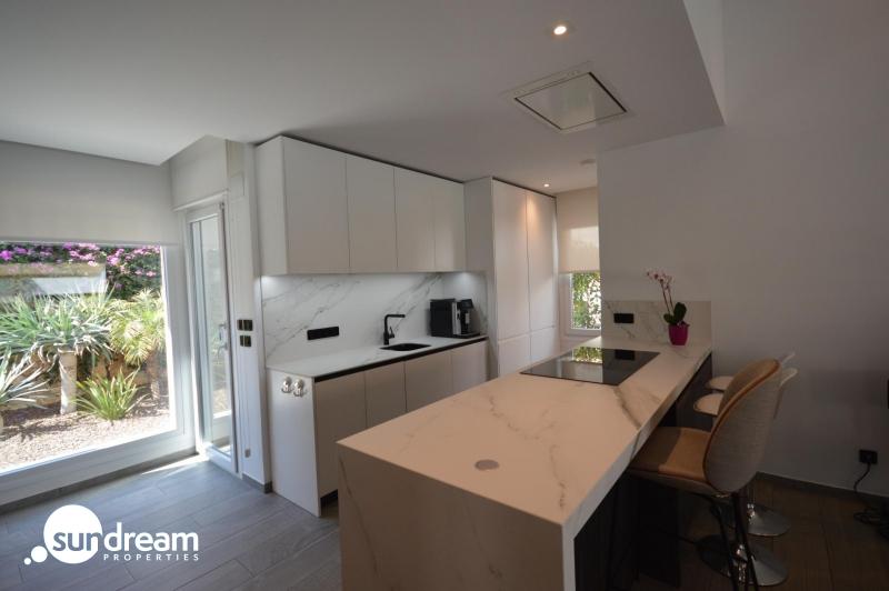 Villa en venta con piscina La Finca Golf Resort Algorfa