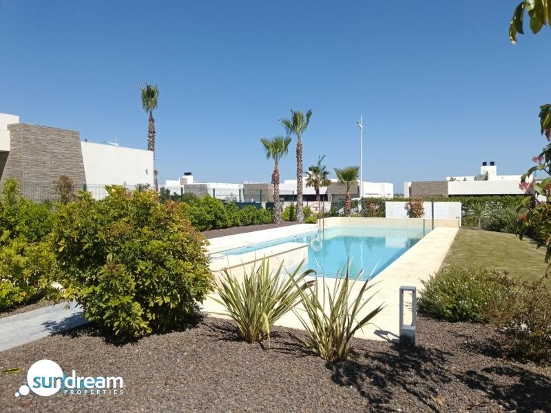 g_42639-56-40 Villa en venta con piscina La Finca Golf Resort Algorfa