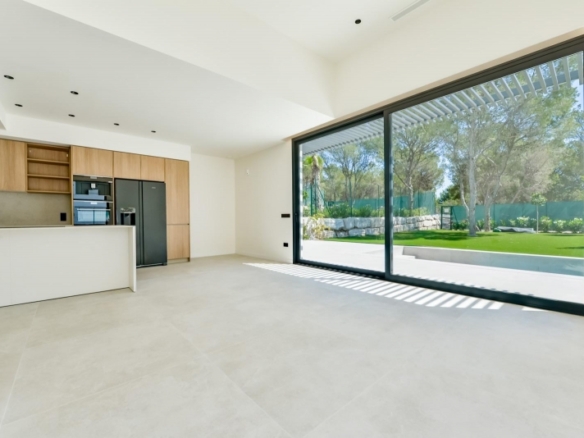 Villa en venta obra nueva con piscina  en Finestrat