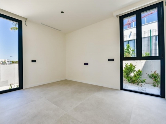 Villa en venta obra nueva con piscina  en Finestrat