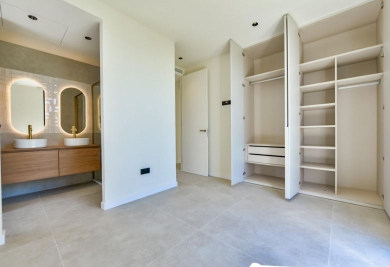 Villa en venta obra nueva con piscina  en Finestrat