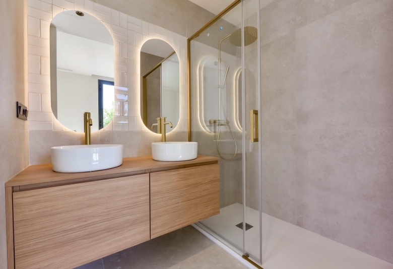 Villa en venta obra nueva con piscina  en Finestrat