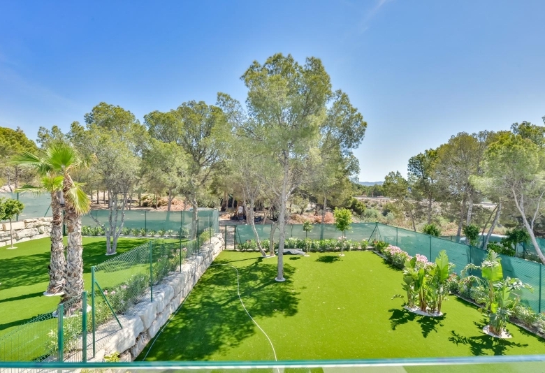 Villa en venta obra nueva con piscina  en Finestrat