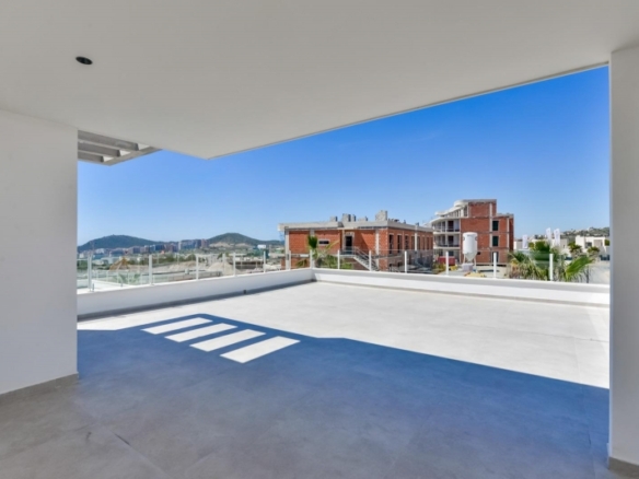 Villa en venta obra nueva con piscina  en Finestrat