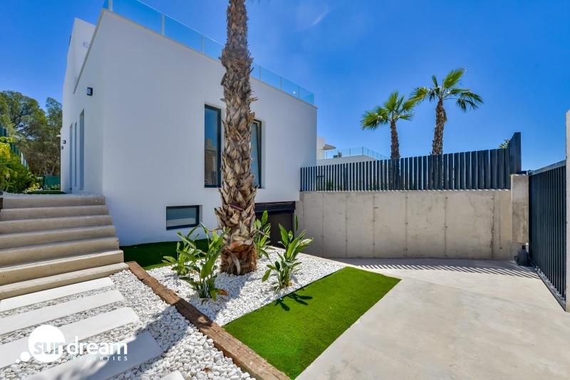 Villa en venta obra nueva con piscina  en Finestrat