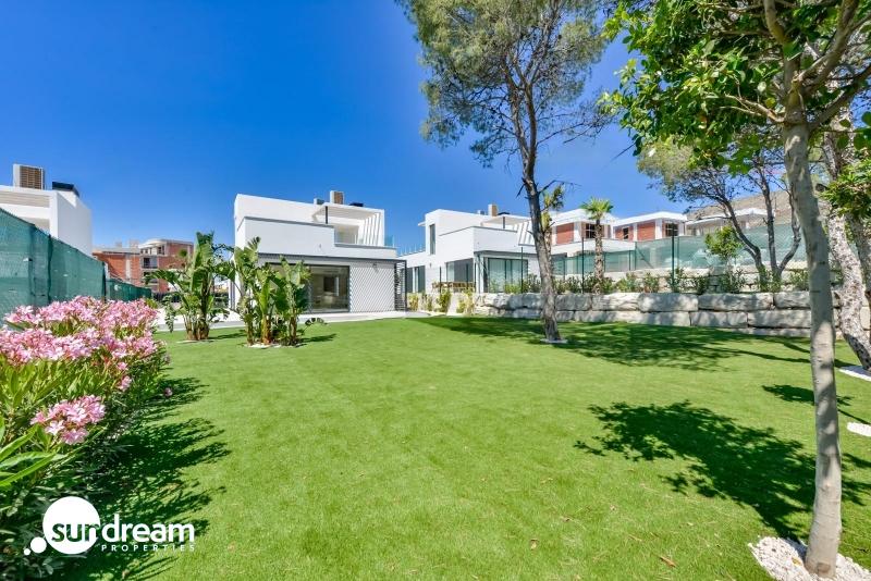 g_42653-16-32 Villa en venta obra nueva con piscina en Finestrat