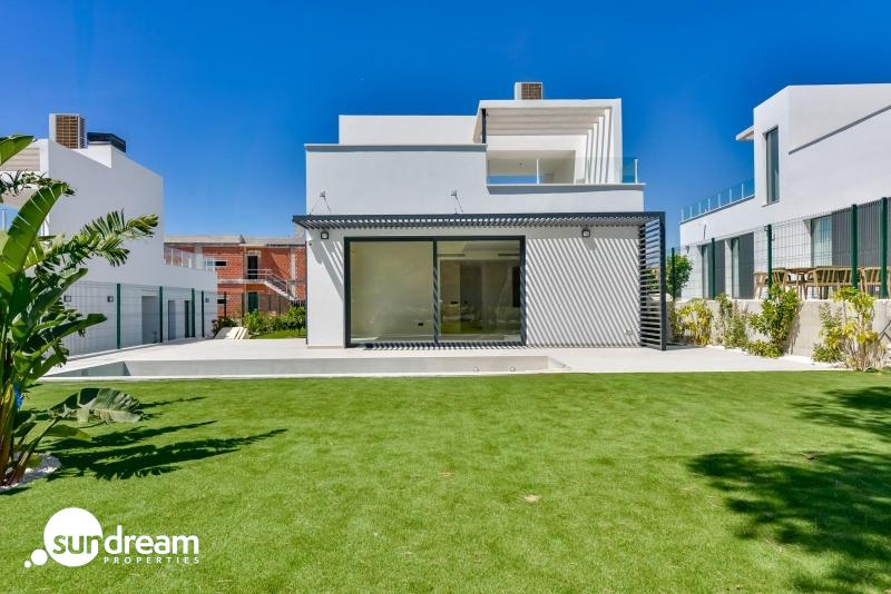 g_42653-16-34 Villa en venta obra nueva con piscina en Finestrat