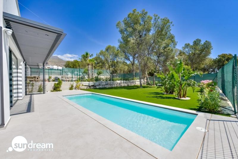 g_42653-16-37 Villa en venta obra nueva con piscina en Finestrat