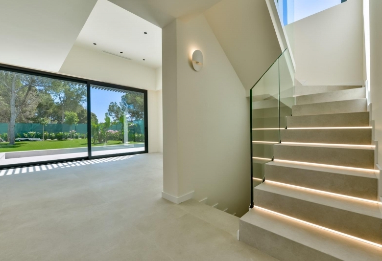 Villa en venta obra nueva con piscina  en Finestrat