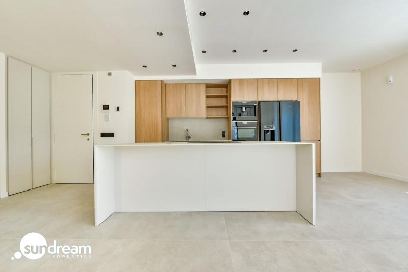 Villa en venta obra nueva con piscina  en Finestrat