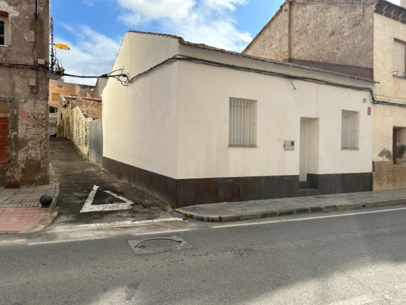 Casa de pueblo reformada en venta Hurchillo Orihuela