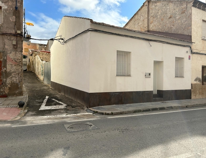 Casa de pueblo reformada en venta Hurchillo Orihuela
