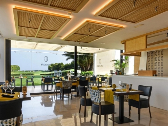 Magnifica villa de lujo en una sola planta con 3 dormitorios y piscina privada en el prestigioso Resort de Golf Las Colinas(Alicante)