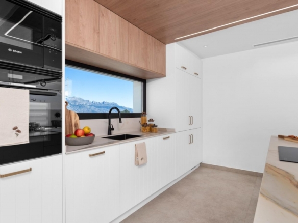 Villa de nueva construcción de 3 dormitorios con piscina privada y sótano con garaje y trastero a la venta en Polop