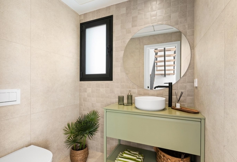 Villa de nueva construcción de 3 dormitorios con piscina privada y sótano con garaje y trastero a la venta en Polop