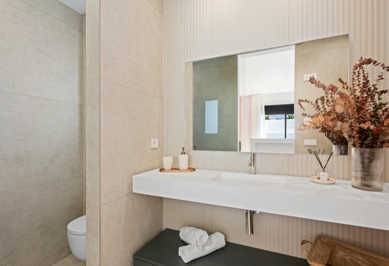 Villa de nueva construcción de 3 dormitorios con piscina privada y sótano con garaje y trastero a la venta en Polop