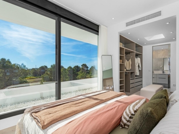 Villa de nueva construcción de 3 dormitorios con piscina privada y sótano con garaje y trastero a la venta en Polop