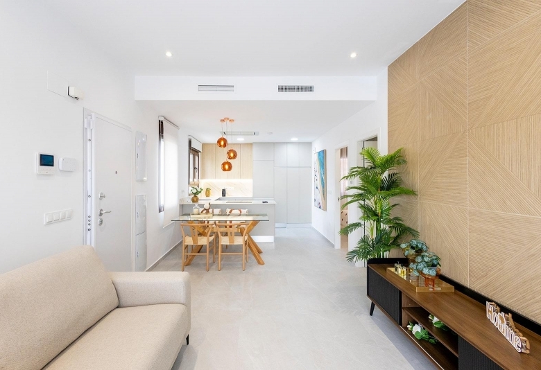 Villa pareada con 2 dormitorios y piscina privada en Golf Resort a la venta(Orihuela)