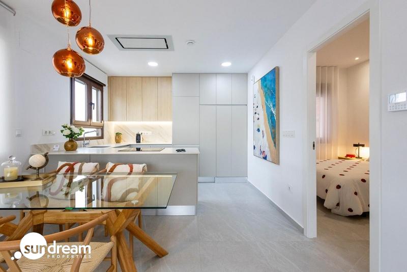 Villa pareada con 2 dormitorios y piscina privada en Golf Resort a la venta(Orihuela)