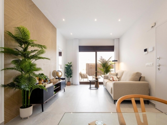 Villa pareada con 2 dormitorios y piscina privada en Golf Resort a la venta(Orihuela)