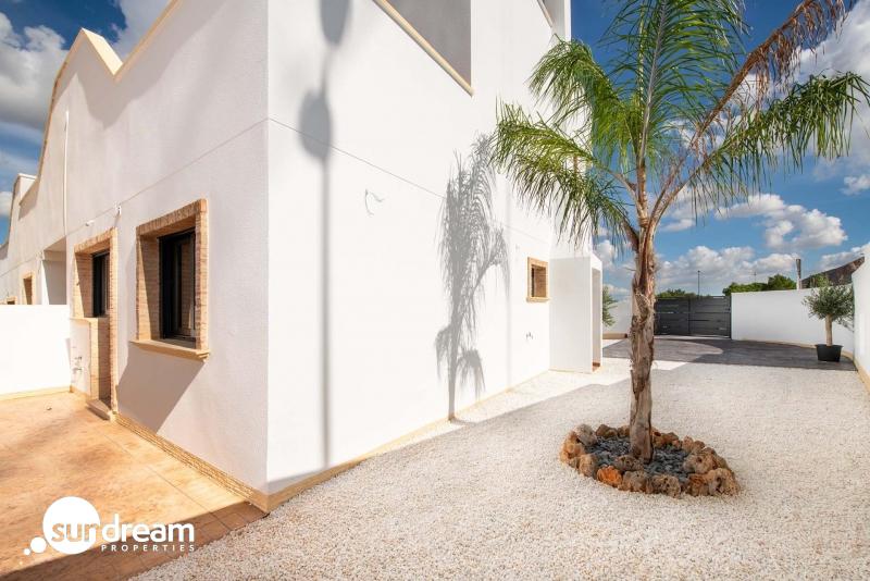 g_43160-13-11 Bungalow de planta baja con 2 dormitorios y jardín privado a la venta en Cox(Alicante)