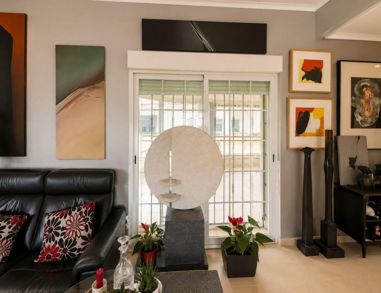 Villa independiente de 4 dormitorios en El Oasis, San Fulgencio