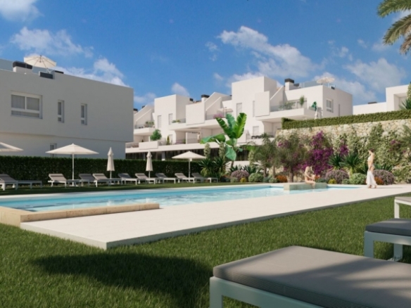 Villa pareada con 3 dormitorios y piscina privada a la venta en La Finca Golf Resort, Algorfa