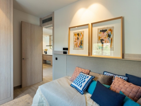 Villa pareada con 3 dormitorios y piscina privada a la venta en La Finca Golf Resort, Algorfa