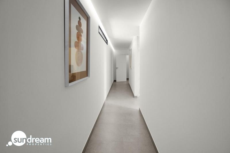 g_43473-9-11 Villa en una sola planta con 3 dormitorios y piscina privada a la venta en resort de golf(Murcia)