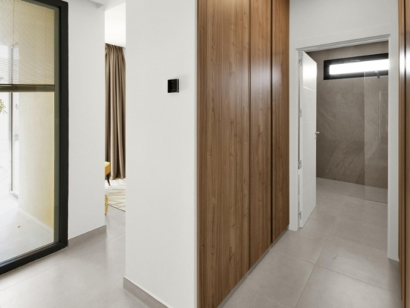 Villa en una sola planta con 3 dormitorios y piscina privada a la venta en resort de golf(Murcia)