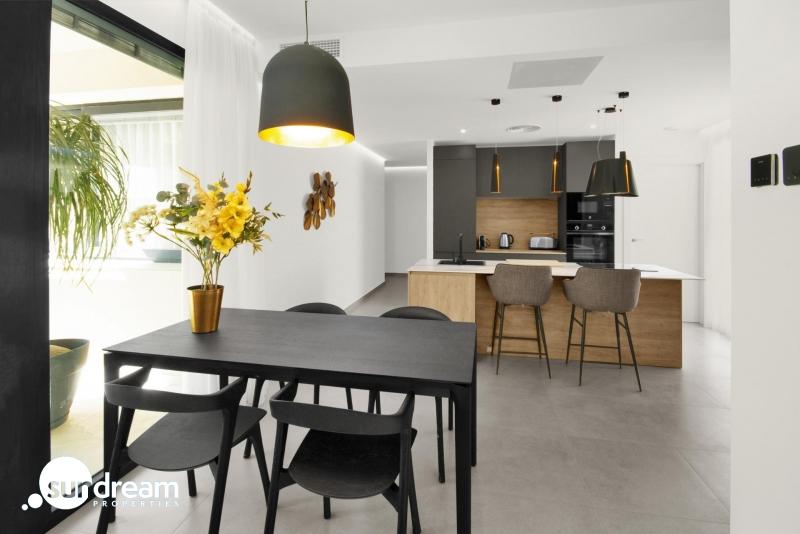 Villa en una sola planta con 3 dormitorios y piscina privada a la venta en resort de golf(Murcia)