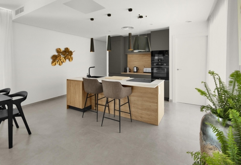 Villa en una sola planta con 3 dormitorios y piscina privada a la venta en resort de golf(Murcia)