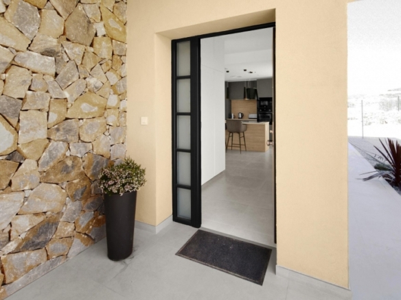 Villa en una sola planta con 3 dormitorios y piscina privada a la venta en resort de golf(Murcia)