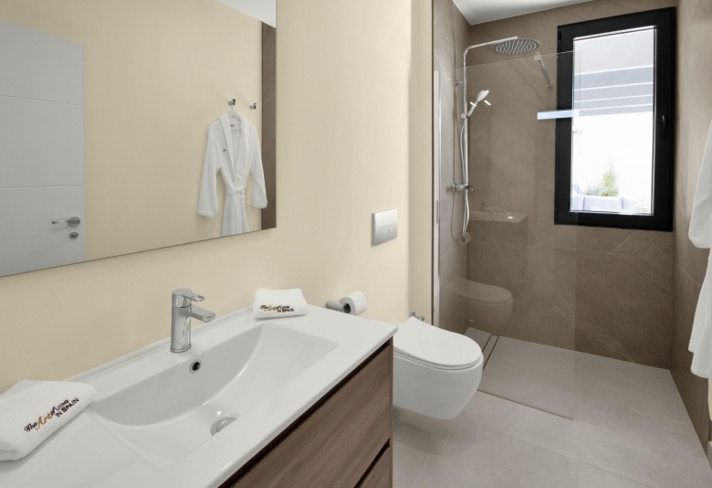 Villa en una sola planta con 3 dormitorios y piscina privada a la venta en resort de golf(Murcia)