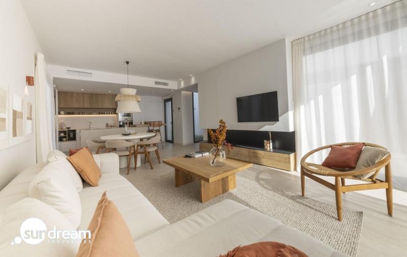 Villa de nueva construcción de 3 dormitorios con piscina privada y vistas a la montaña en campo de golf(Murcia)