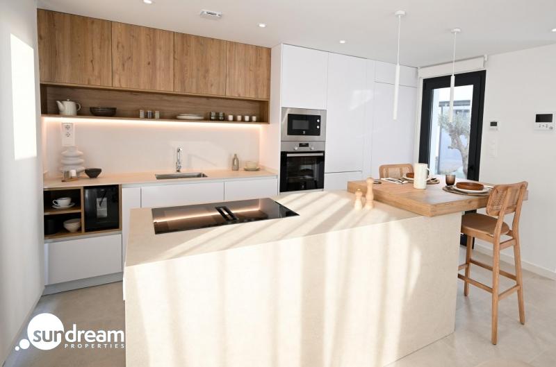 Villa de nueva construcción de 3 dormitorios con piscina privada y vistas a la montaña en campo de golf(Murcia)