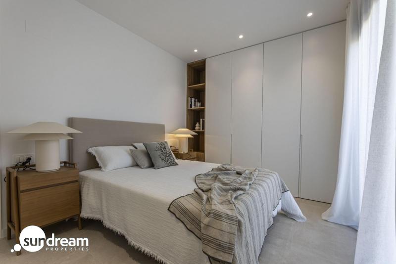 Villa de nueva construcción de 3 dormitorios con piscina privada y vistas a la montaña en campo de golf(Murcia)