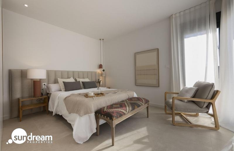 Villa de nueva construcción de 3 dormitorios con piscina privada y vistas a la montaña en campo de golf(Murcia)