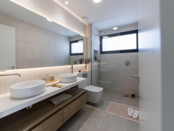 Villa de nueva construcción de 3 dormitorios con piscina privada y vistas a la montaña en campo de golf(Murcia)