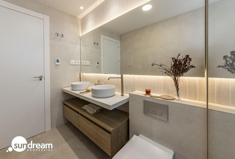 Villa de nueva construcción de 3 dormitorios con piscina privada y vistas a la montaña en campo de golf(Murcia)