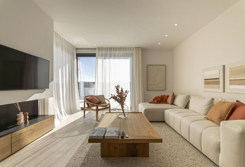 Villa de nueva construcción de 3 dormitorios con piscina privada y vistas a la montaña en campo de golf(Murcia)