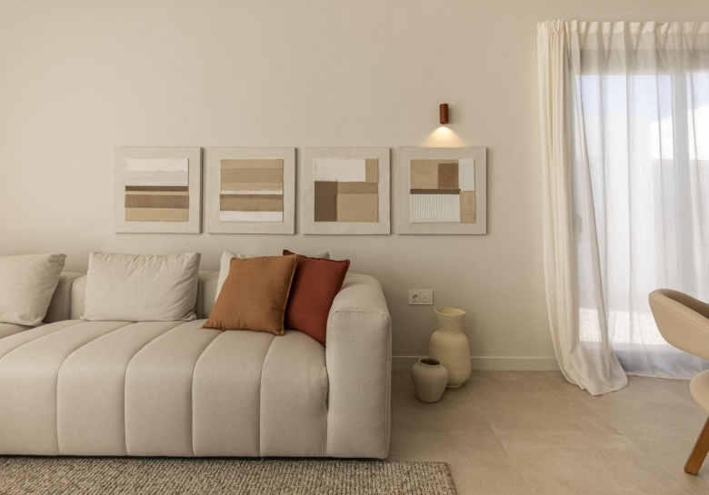 Villa de nueva construcción de 3 dormitorios con piscina privada y vistas a la montaña en campo de golf(Murcia)