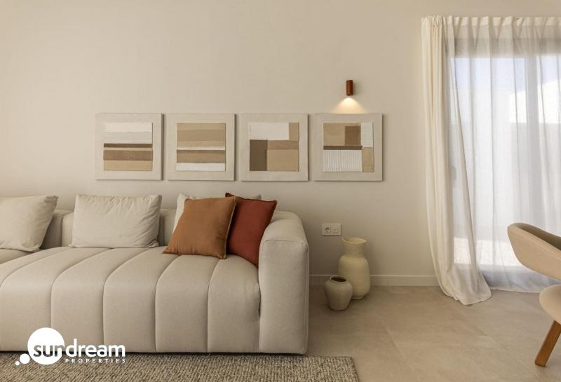 Villa de nueva construcción de 3 dormitorios con piscina privada y vistas a la montaña en campo de golf(Murcia)