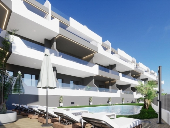 Apartamento de planta baja con 2 dormitorios a la venta en Benijófar(Alicante)
