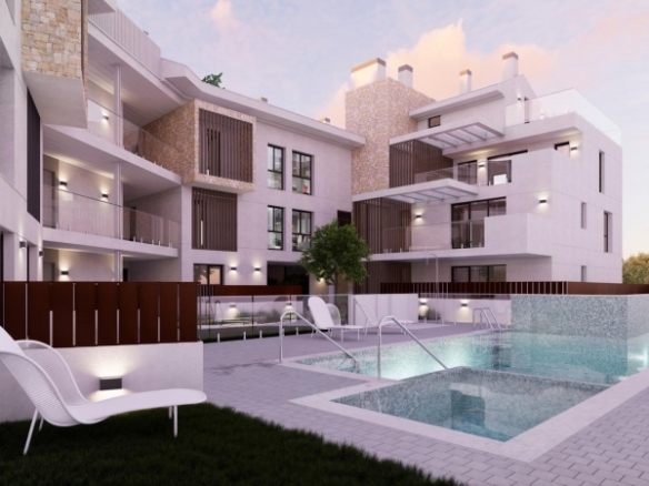 Apartamento de planta baja con 2 dormitorios y amplia terraza a 100 metros del mar en Jávea(Alicante)