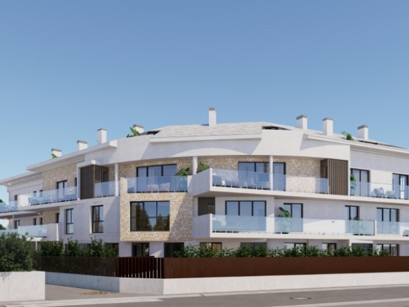 Apartamento de planta baja con 2 dormitorios y amplia terraza a 100 metros del mar en Jávea(Alicante)